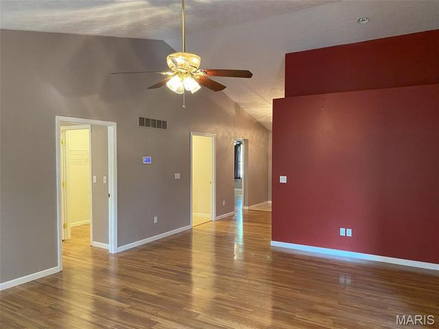 503 N Creek Crossing, Trenton, IL 62293