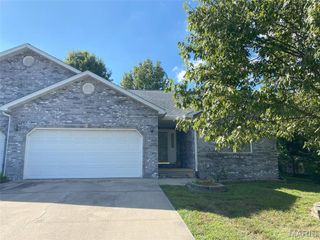 503 N Creek Crossing, Trenton, IL 62293