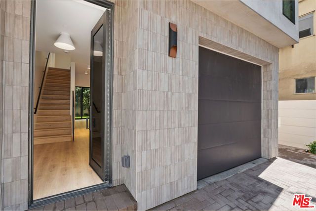 428 Arnaz Drive, Los Angeles, CA 90048