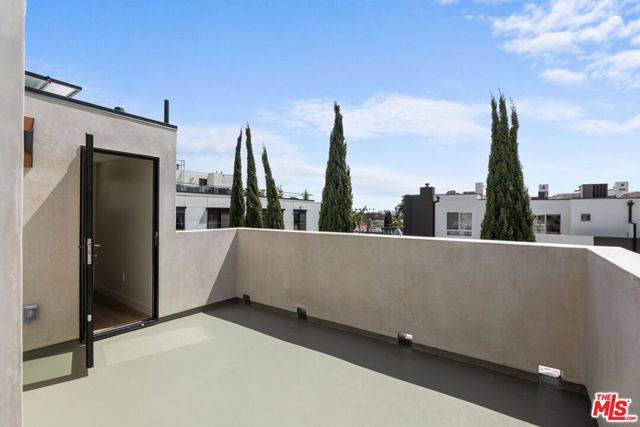 428 Arnaz Drive, Los Angeles, CA 90048