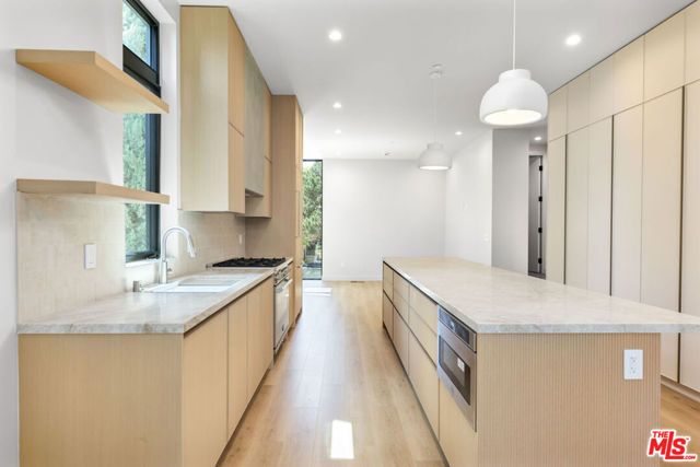 428 Arnaz Drive, Los Angeles, CA 90048