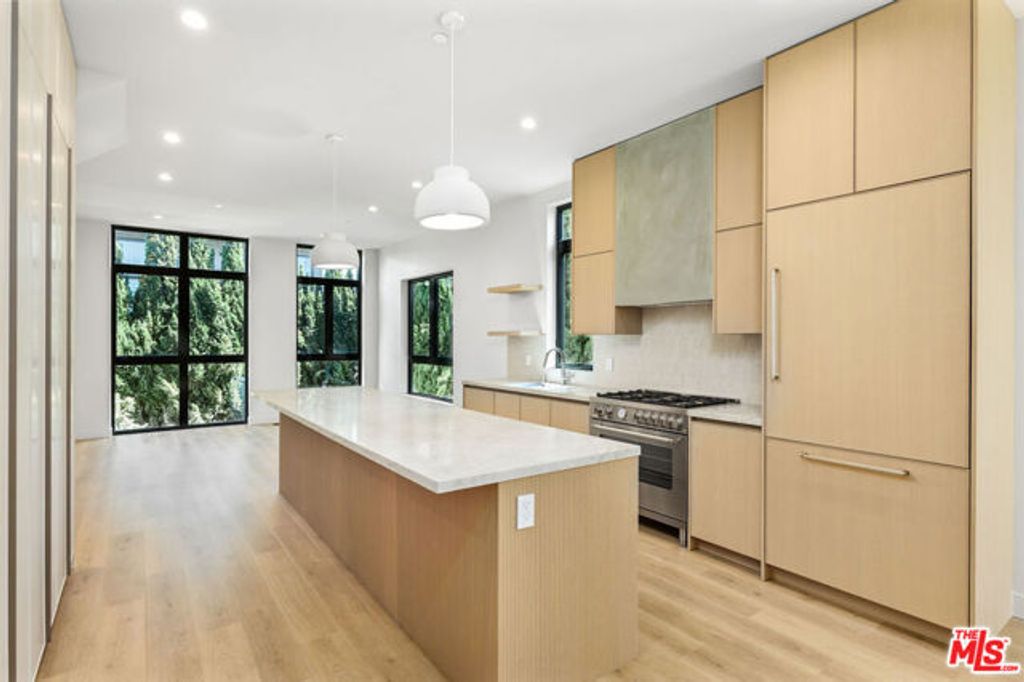 428 Arnaz Drive, Los Angeles, CA 90048