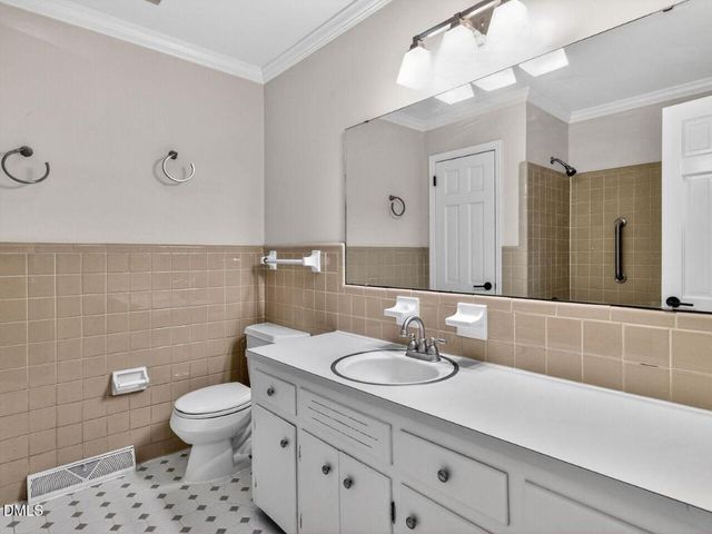 6813 W Lake Anne Drive, Raleigh, NC 27612