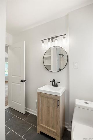 24691 Kipling Street, Oak Park, MI 48237