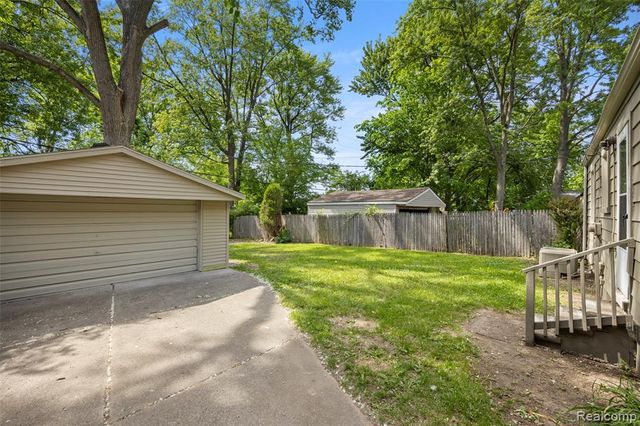 24691 Kipling Street, Oak Park, MI 48237