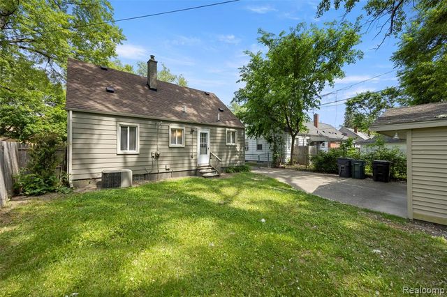 24691 Kipling Street, Oak Park, MI 48237