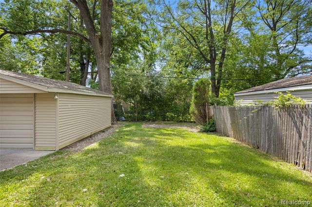 24691 Kipling Street, Oak Park, MI 48237