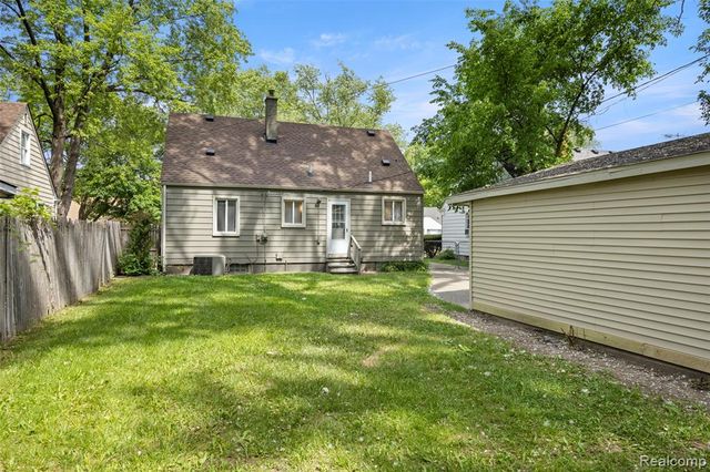 24691 Kipling Street, Oak Park, MI 48237