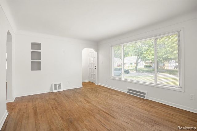 24691 Kipling Street, Oak Park, MI 48237