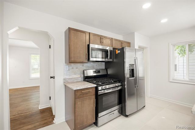 24691 Kipling Street, Oak Park, MI 48237
