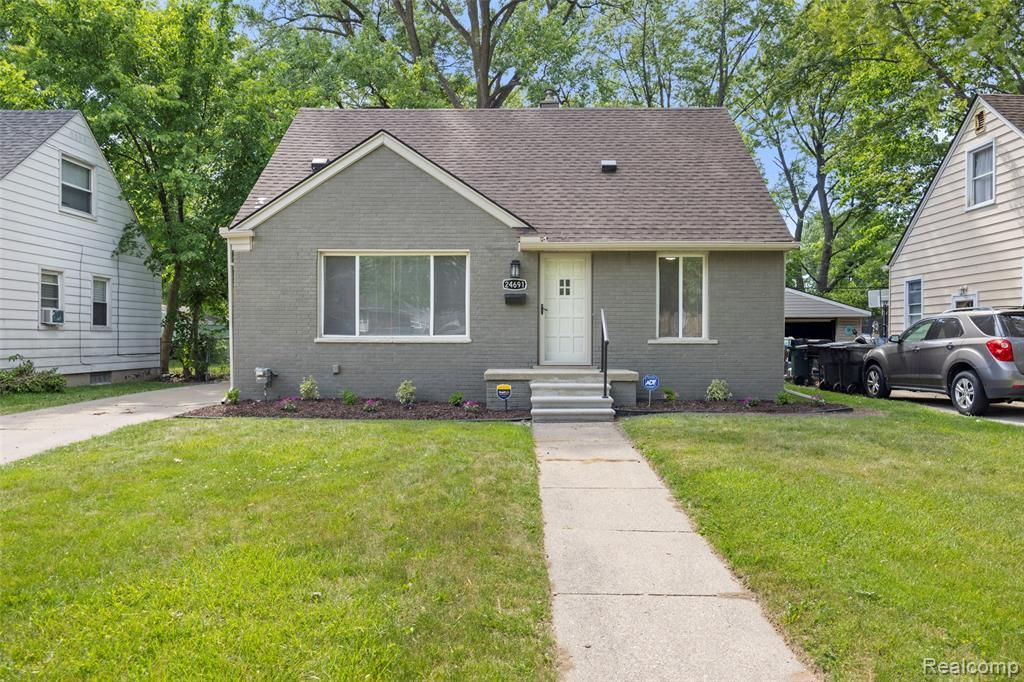 24691 Kipling Street, Oak Park, MI 48237