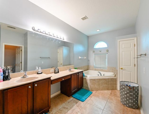 20330 NATURES CORNER DRIVE, Tampa, FL 33647