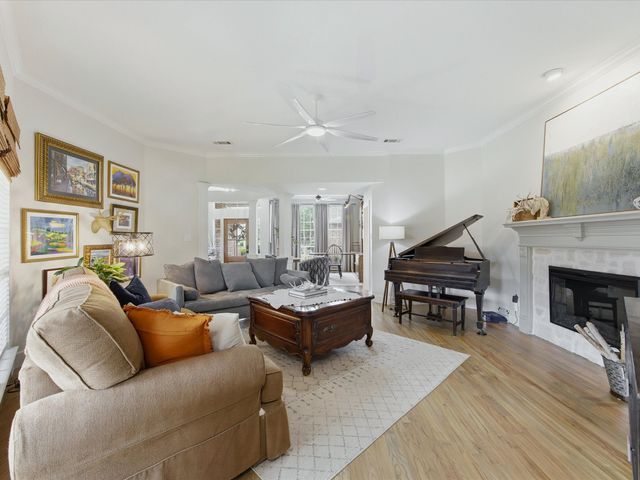 121 Daisey Lane, Justin, TX 76247