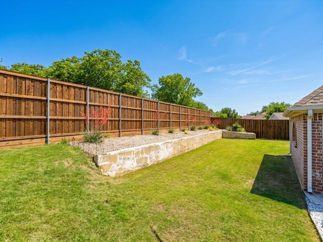 121 Daisey Lane, Justin, TX 76247