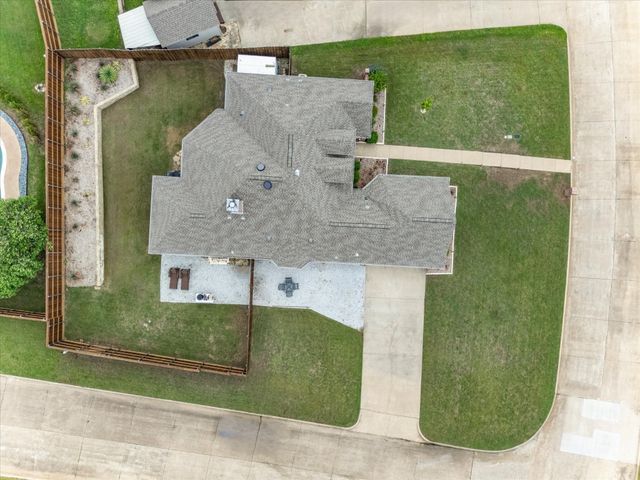 121 Daisey Lane, Justin, TX 76247