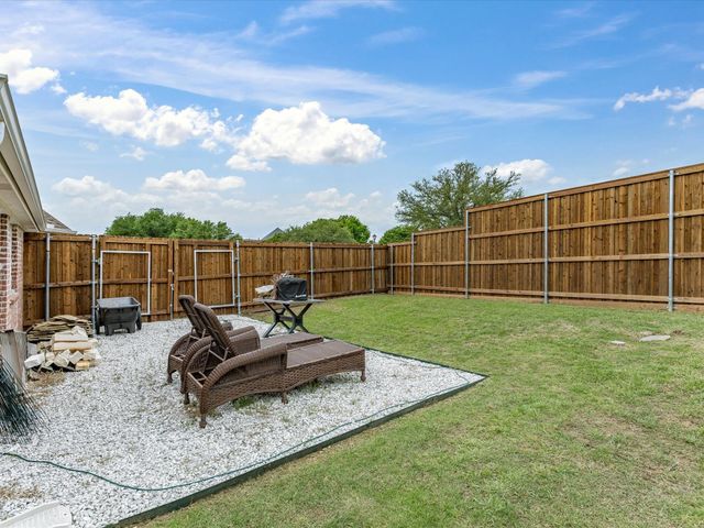 121 Daisey Lane, Justin, TX 76247