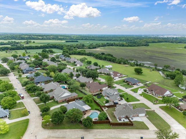 121 Daisey Lane, Justin, TX 76247