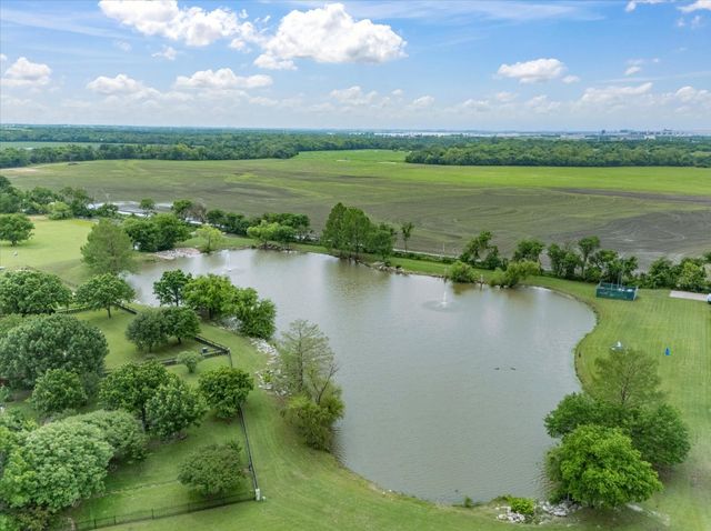 121 Daisey Lane, Justin, TX 76247