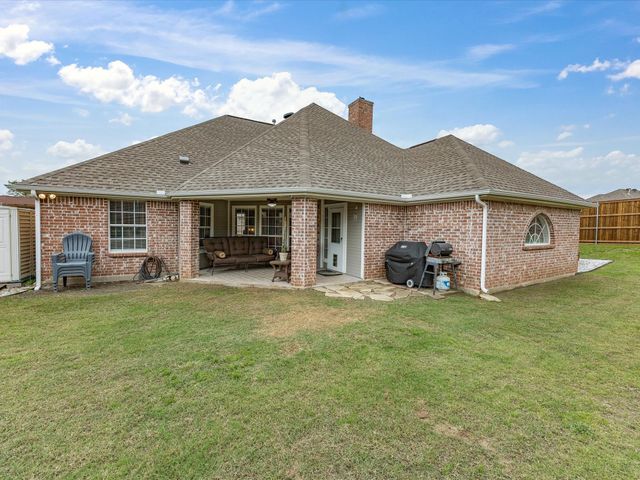 121 Daisey Lane, Justin, TX 76247