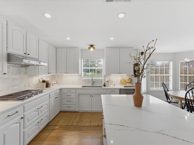 121 Daisey Lane, Justin, TX 76247