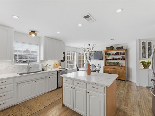 121 Daisey Lane, Justin, TX 76247