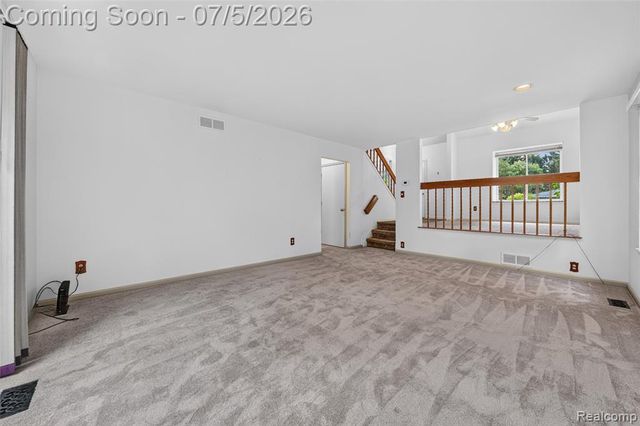 2305 Ellery Avenue, Waterford, MI 48327