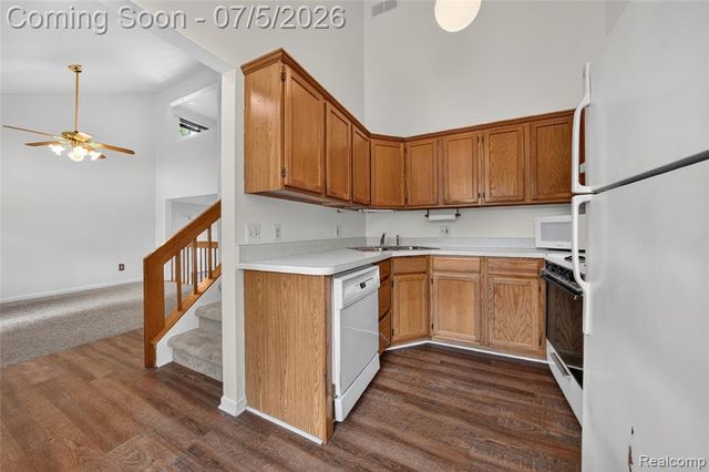 2305 Ellery Avenue, Waterford, MI 48327