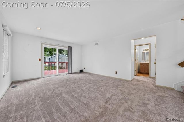 2305 Ellery Avenue, Waterford, MI 48327