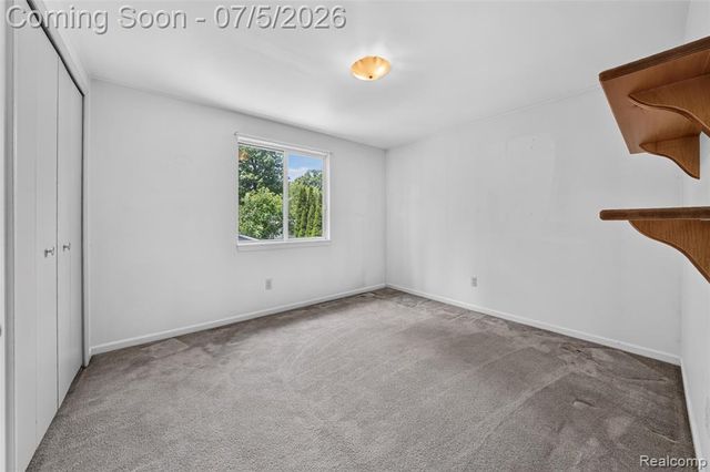 2305 Ellery Avenue, Waterford, MI 48327
