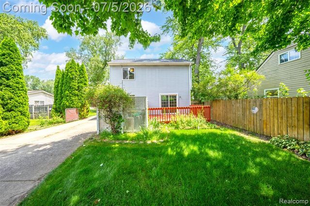 2305 Ellery Avenue, Waterford, MI 48327