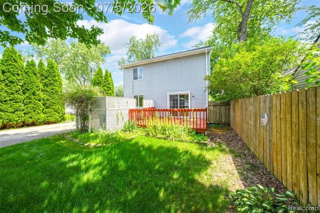 2305 Ellery Avenue, Waterford, MI 48327