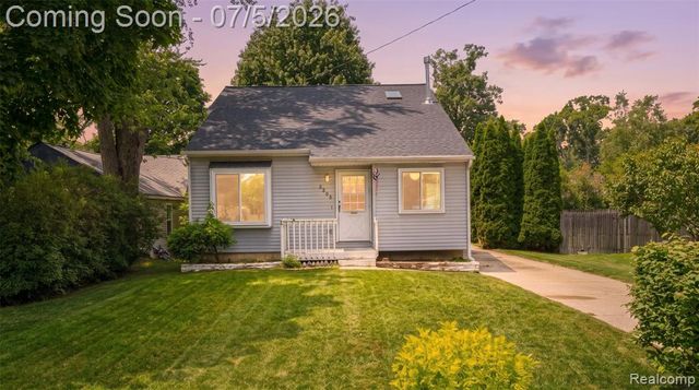 2305 Ellery Avenue, Waterford, MI 48327