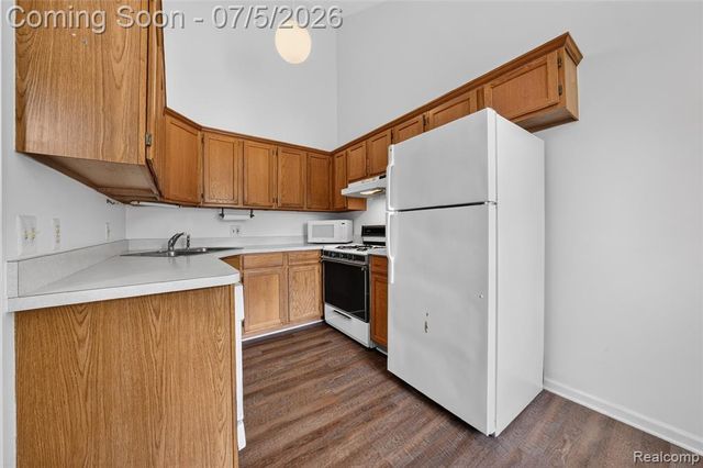 2305 Ellery Avenue, Waterford, MI 48327