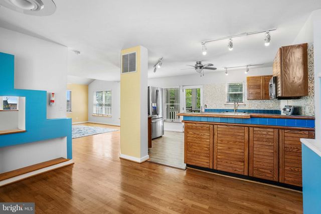 4734 OAK RD, Shady Side, MD 20764
