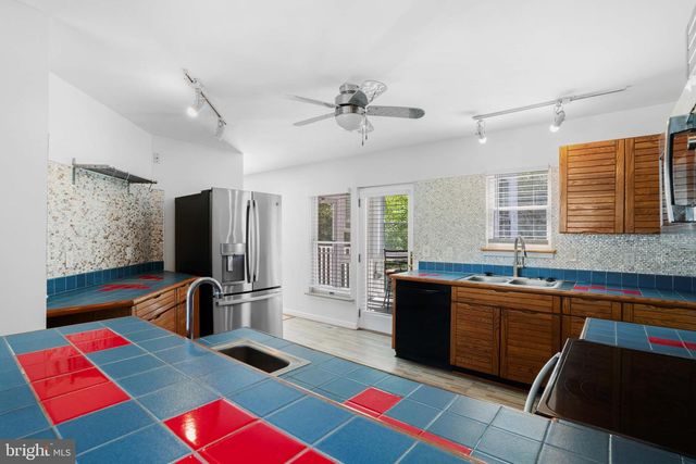 4734 OAK RD, Shady Side, MD 20764