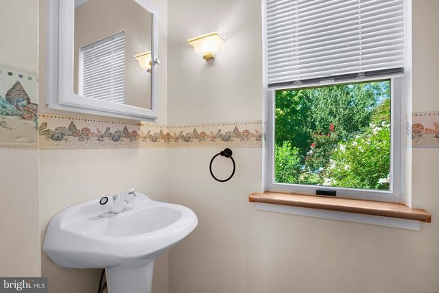 4734 OAK RD, Shady Side, MD 20764
