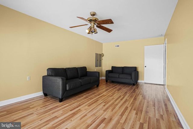 4734 OAK RD, Shady Side, MD 20764