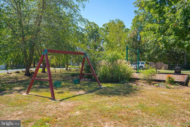 4734 OAK RD, Shady Side, MD 20764