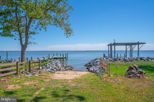 4734 OAK RD, Shady Side, MD 20764