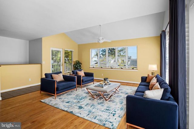 4734 OAK RD, Shady Side, MD 20764