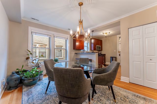 617 Washington Boulevard 2N, Oak Park, IL 60302