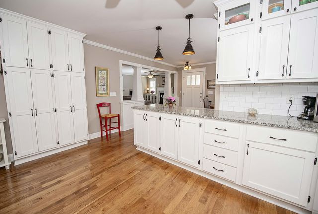 1319 E Monroe Street, Springfield, MO 65804