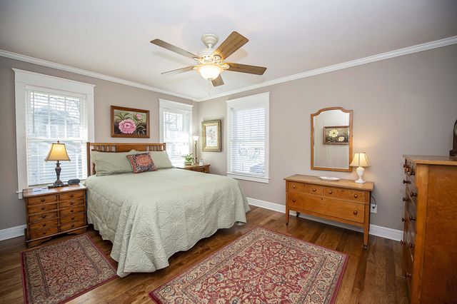 1319 E Monroe Street, Springfield, MO 65804