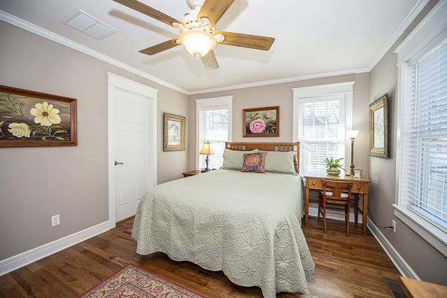 1319 E Monroe Street, Springfield, MO 65804