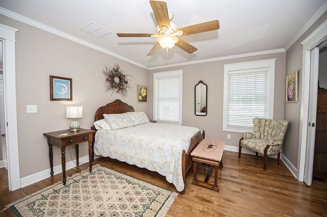 1319 E Monroe Street, Springfield, MO 65804