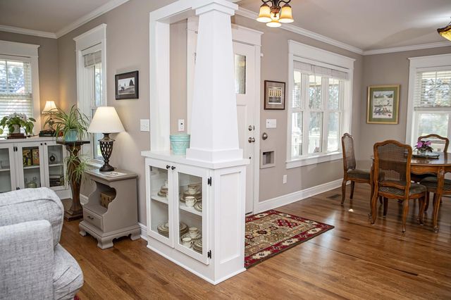 1319 E Monroe Street, Springfield, MO 65804