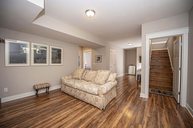 1319 E Monroe Street, Springfield, MO 65804