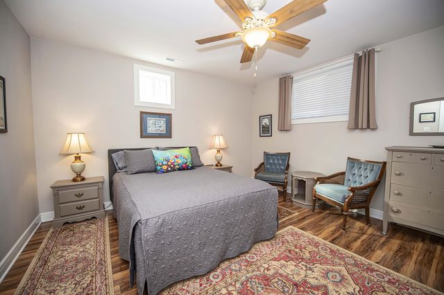 1319 E Monroe Street, Springfield, MO 65804