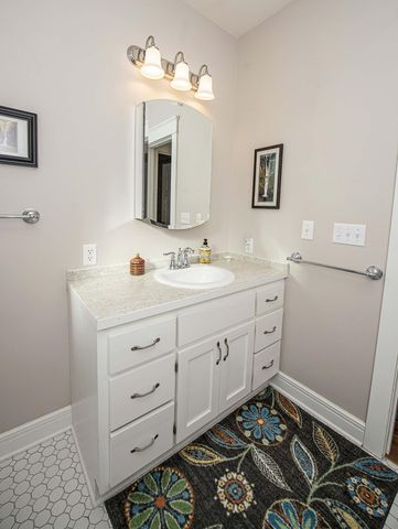 1319 E Monroe Street, Springfield, MO 65804