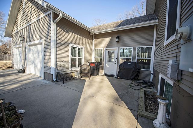 1319 E Monroe Street, Springfield, MO 65804